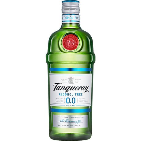 Eine 0,7-Liter-Flasche Tanqueray Gin Tanqueray 0,0% Alkoholfrei, eine von London Dry Gin inspirierte Alkoholfrei-Alternative im grünen Glas mit weißem Etikett und blauen Akzenten.