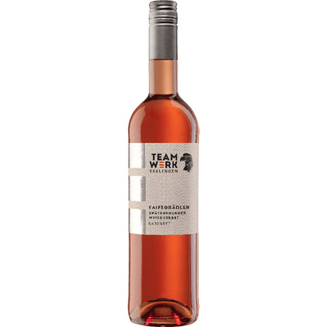 Genießen Sie den Teamwerk Esslingen Faifegrädler Spätburgunder Weißherbst Kabinett halbtrocken 2023 - ein herrlicher Rosé für Esslinger Weinliebhaber, mit silbernem Schraubverschluss und reinem weißen Etikett.