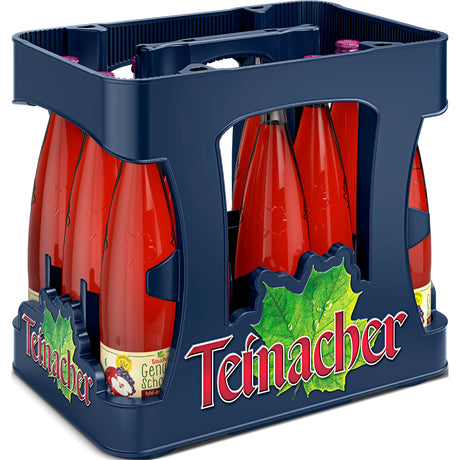 Eine blaue Kiste enthält zwölf 0,75-Liter-Flaschen Teinacher Genuss-Schorle Apfel-Johannisbeere von Teinacher Mineralwasser mit leuchtend roter Flüssigkeit und einer grünen Blattgrafik, die an den frischen Geschmack des Schwarzwaldes erinnert.