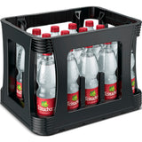 Eine schwarze Kiste enthält zwanzig 0,5-Liter-Flaschen Teinacher Mineralwasser Classic (PET, Einweg), jede mit dem unverwechselbaren roten Etikett und Verschluss der Marke.