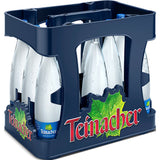 Eine blaue Kiste mit zwölf 0,75-Liter-Flaschen Teinacher Mineralwasser Medium (Genussflasche, MEHRWEG) aus dem Schwarzwald darin.