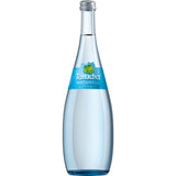 Eine Klarglasflasche Teinacher Mineralwasser Gourmet Naturell (0,75 l, Mehrweg) mit blauem Etikett und Verschluss steht aufrecht.