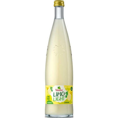 Genießen Sie eine Teinacher Limo Light Zitrone 0,75L (Mehrweg) von Teinacher Mineralwasser - eine erfrischende, kalorienarme Limonade in der klaren Glasflasche mit dem gelben Zitronen-Etikett, ideal für eine achtsame Erfrischung.