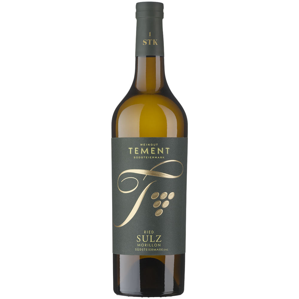 Eine Flasche Tement Morillon Ried Sulz Erste STK Lage Südsteiermark DAC 2020 von Tement, mit einem dunkelgrünen und goldenen Etikett.