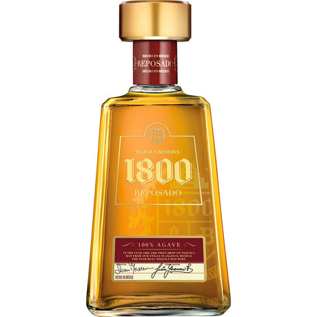 Eine 0,7-Liter-Flasche Tequila 1800 Jose Cuervo Reposado 38%, mit goldenem Etikett und Verschluss, hergestellt aus 100% blauer Agave für ein erstklassiges Tequila-Erlebnis.