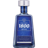 Eine blaue Flasche Tequila 1800 Jose Cuervo Silver 38% (0,7L), ein Premium Blanco Tequila von Tequila 1800, hergestellt aus 100% Agave mit einem eleganten silbernen Verschluss und Etikett.