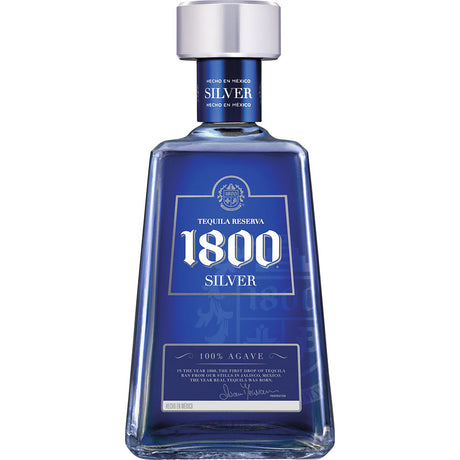 Eine blaue Flasche Tequila 1800 Jose Cuervo Silver 38% (0,7L), ein Premium Blanco Tequila von Tequila 1800, hergestellt aus 100% Agave mit einem eleganten silbernen Verschluss und Etikett.
