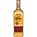 Eine 1-Liter-Flasche Jose Cuervo Tequila Especial Reposado 35%, hergestellt aus blauer Agave und mit einem unverwechselbaren goldenen Etikett mit kräftigen roten Akzenten.