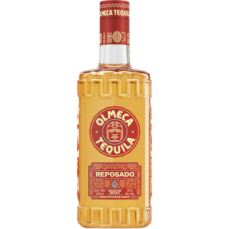 Eine 0,7-Liter-Flasche Olmeca Tequila Olmeca Reposado 35% mit rotem Etikett und Verschluss weist goldene und rote Details auf, die mexikanische Handwerkskunst widerspiegeln.