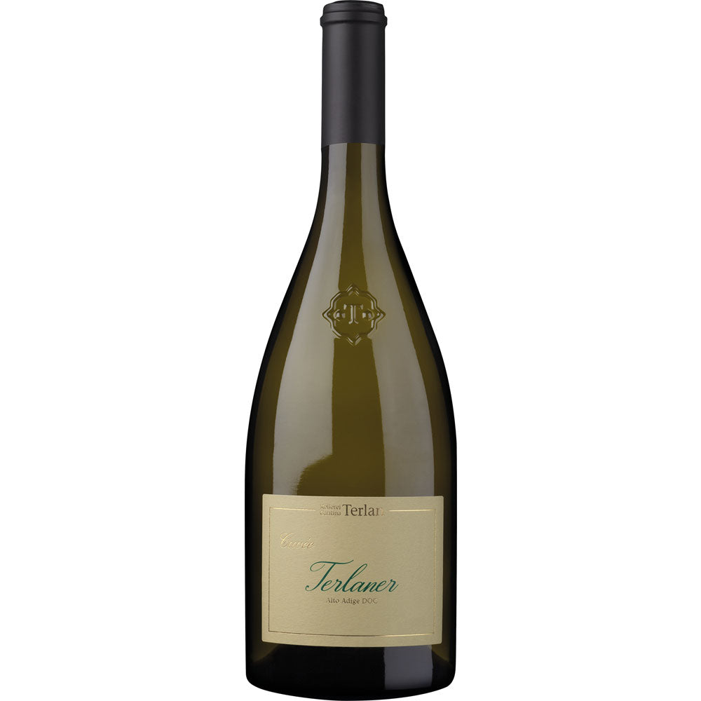 Eine Flasche Kellerei Terlan Terlaner Cuvée DOC 2024, ein bekannter Südtiroler Weißwein der Kellerei Terlan, mit cremefarbenem Etikett und dunkelgrünem Glas.