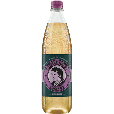 Eine klare PET-Flasche Thomas Henry Ginger Ale (6x1L, MEHRWEG) mit violettem Verschluss und grün-violettem Etikett eignet sich perfekt als Premium-Mixgetränk mit dem typischen Ingwergewürz.