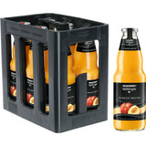 Eine schwarze Kiste enthält sechs 1-Liter-Flaschen Niehoffs Vaihinger Pfirsich Nektar (Mehrweg), eine Flasche natürlicher Pfirsichnektar steht außerhalb der Kiste.