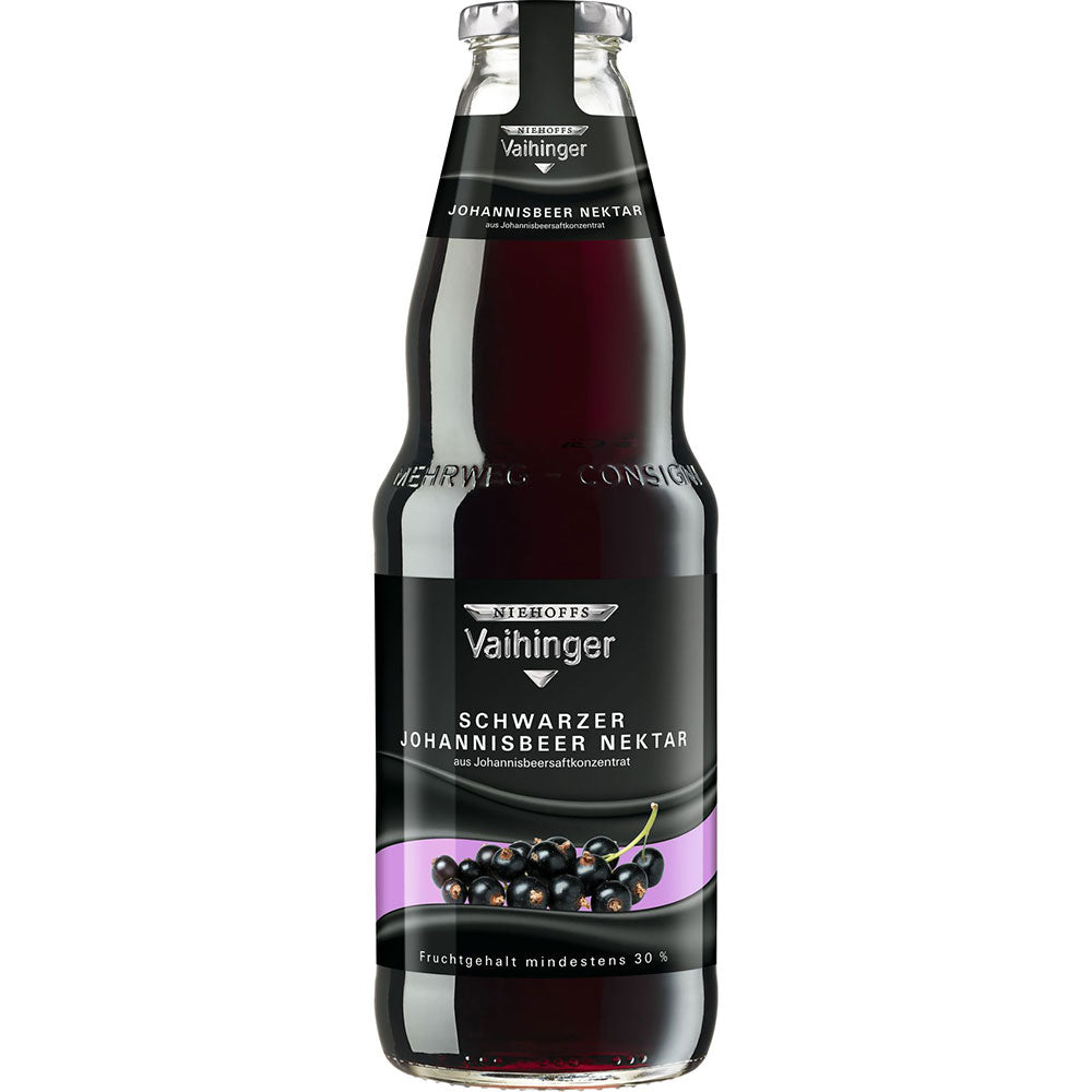 Niehoffs Vaihinger Schwarzer Johannisbeer Nektar 6x1L (MEHRWEG) kommt in Glasflaschen, auf deren Etikett schwarze Johannisbeeren abgebildet sind.