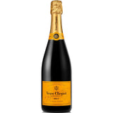 Der Veuve Clicquot Champagner Brut 1,5 Liter Magnum mit seinem ikonischen gelben Etikett ist perfekt für Feierlichkeiten.