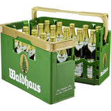 Grüner Kasten mit "Waldhaus"-Logo enthält 20 Waldhaus Spezial Gold 0,5L-Flaschen (MEHRWEG), jeweils mit Goldfolienverschluss und Etikett.