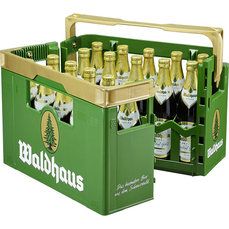 Grüner Kasten mit "Waldhaus"-Logo enthält 20 Waldhaus Spezial Gold 0,5L-Flaschen (MEHRWEG), jeweils mit Goldfolienverschluss und Etikett.