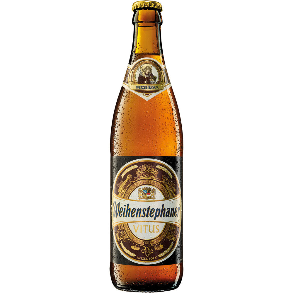 Eine Weihenstephan Vitus Weizenbock 20x 0,5 Liter (MEHRWEG) Bierflasche der Marke Weihenstephan mit einem gold-weißen Etikett auf weißem Grund.