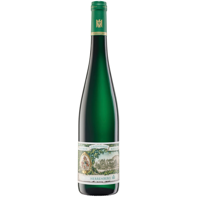 Der „Weingut Maximin Grünhaus Herrenberg Riesling GG trocken 2021“ aus der renommierten Ruwer-Region wird in einer hohen grünen Weinflasche mit einem dekorativen Etikett präsentiert und ist mit einer grün-goldenen Folienkapsel verschlossen. Er trägt ganz offensichtlich die prestigeträchtige VDP.Grosse Lage-Klassifizierung.