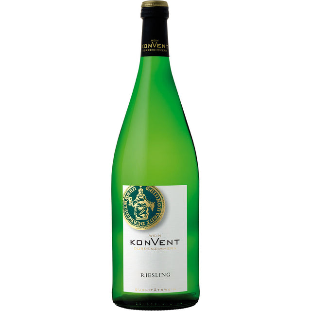 Eine grüne Flasche Weinkonvent Dürrenzimmern Riesling 12x 1 Liter (MEHRWEG) von Weinkonvent Dürrenzimmern mit einem weiß-goldenen Etikett wird vor einem schlichten weißen Hintergrund präsentiert.