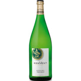 Eine grüne Flasche Weinkonvent Dürrenzimmern Riesling trocken 12x 1 Liter (MEHRWEG) mit gold-weißem Etikett auf weißem Grund unterstreicht den knackigen Charakter dieses deutschen Weißweins aus dem Weinkonvent Dürrenzimmern.