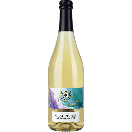 Eine 0,75L Flasche Weinmanufaktur Stuttgart Chauffeur Blanc, ein alkoholfreier Sekt der Weinmanufaktur Stuttgart, kommt mit einem dekorativen Etikett auf dieses elegante Getränk.